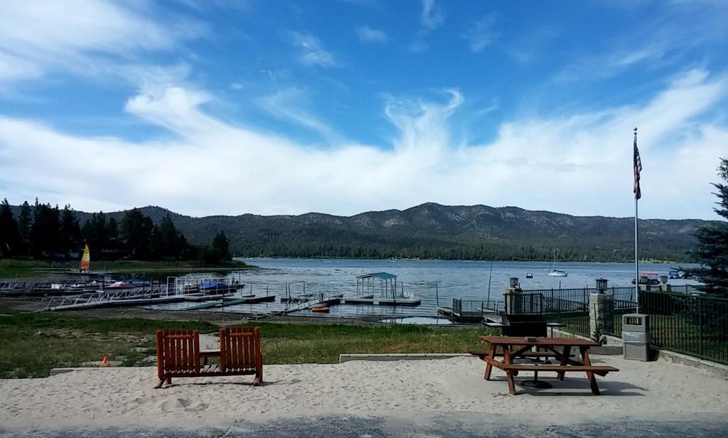 Big Bear Lakefront Lodge ภายนอก รูปภาพ